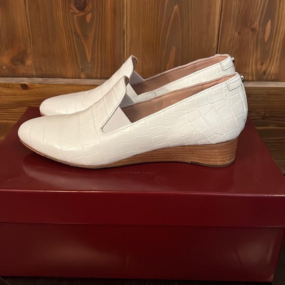 Taryn Rose white shoes - Picture 3 of 7
